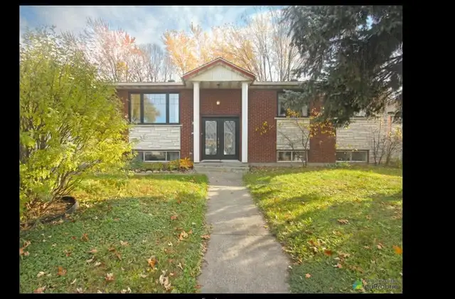 À VENDRE – SPACIEUSE PROPRIÉTÉ À  LONGUEUIL
