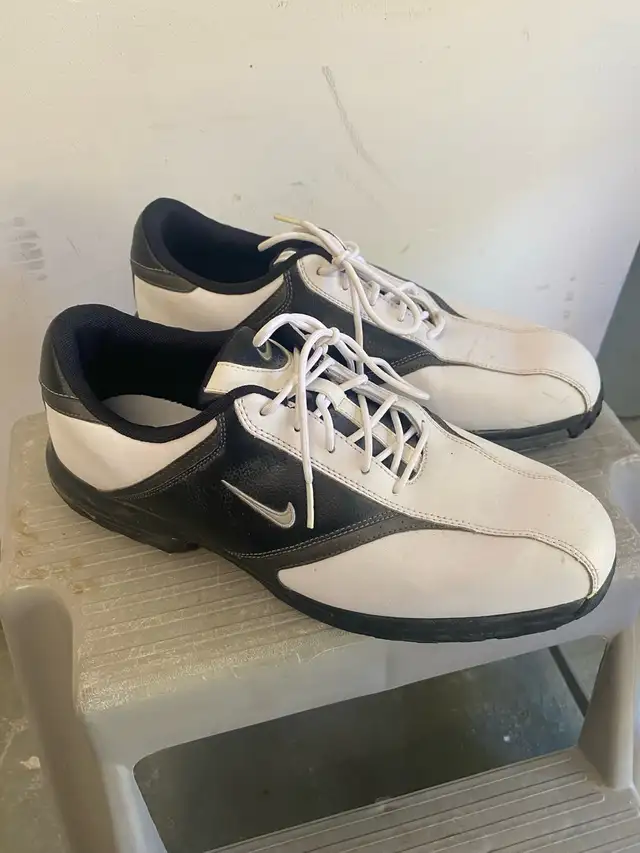 Nike Heritage Golf Shoes Size 11