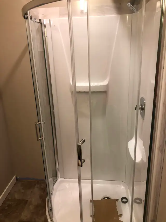 Glass SHOWER DOORs-Good Installer for bathTUB glass doors and ba