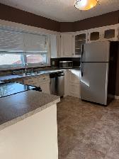 Spacious and bright 2 bedroom main floor-River Heights location - Photo 6