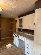 Spacious and bright 2 bedroom main floor-River Heights location - Photo 8