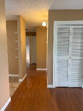 Spacious and bright 2 bedroom main floor-River Heights location - Photo 9