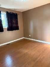 Spacious and bright 2 bedroom main floor-River Heights location - Photo 11