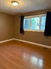 Spacious and bright 2 bedroom main floor-River Heights location - Photo 13