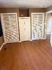 Spacious and bright 2 bedroom main floor-River Heights location - Photo 14