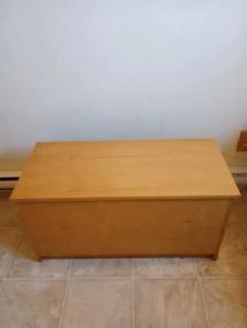 Coffre de rangement en bois