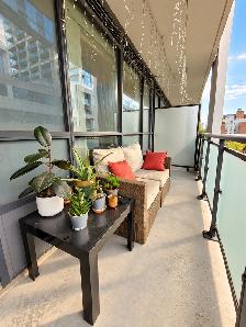 2-Bed, 2-Bath Bright Adelaide Condo Near St Lawrence Market - Photo 11