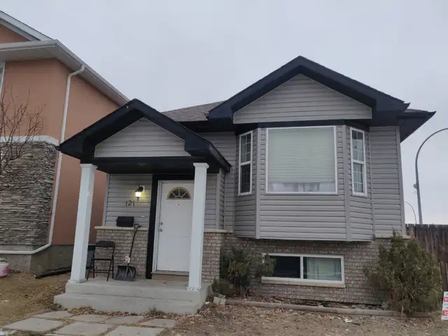 Beautiful 2-Bedroom  Upper Level for Rent available from 01/Nov