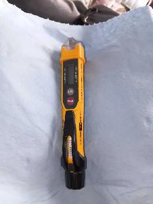 Klein Tools NCVT-4IR Voltage Tester and Thermometer - Photo 2