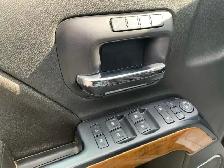 2017 Chevrolet Silverado 1500 LTZ Crew Cab Short Box 4-Wheel Dri - Photo 10