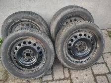 175-65R15x4 pneu hiver Gislaved NordFrost sur jante Toyota Yaris