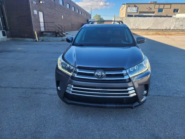 2017 Toyota Highlander AWD 4DR LIMITED WITH NAV& LOW KILOMETER