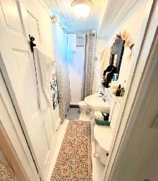 1 Bedroom 1 Bathroom Apartment - Photo 2