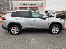 2021 Toyota RAV4 XLE Top Seller! - Photo 2