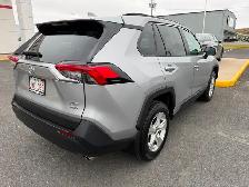 2021 Toyota RAV4 XLE Top Seller! - Photo 3