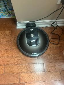 Aspirateur/Vacuum Roomba Series 900 Perfect condition!