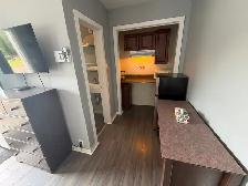 Private bath and entrance, fully furnished, all-included - Photo 4
