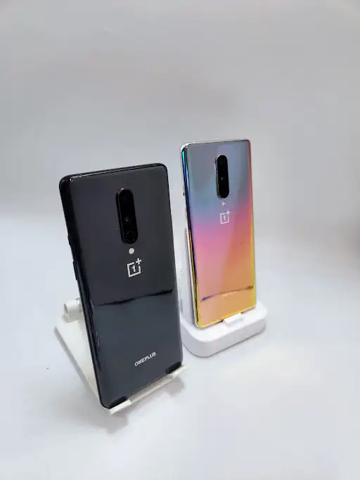 OnePlus 8 128gb Unlocked 3 Months Warranty W/Charger