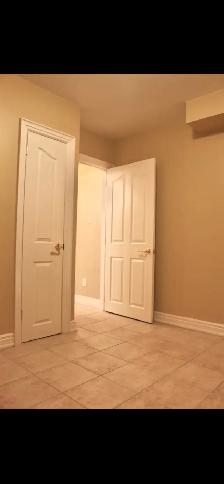 Bright Spacious 2-Bedroom Apt in Etobicoke Available Dec 1st - Photo 7