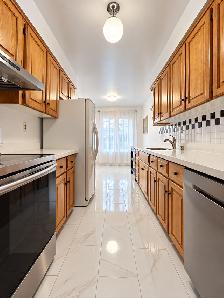 Avail Nov 1 - 4 Beds 3 Baths Home with Parking Near 404/Finch - Photo 3