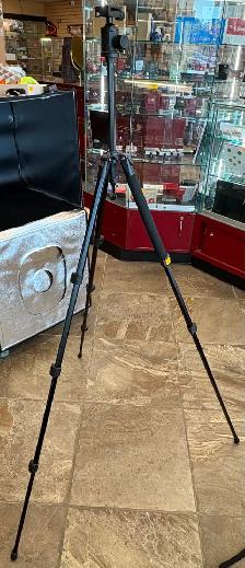 Cameron T200BH Adjustable Tripod with Bag - Photo 3