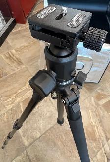 Cameron T200BH Adjustable Tripod with Bag - Photo 4