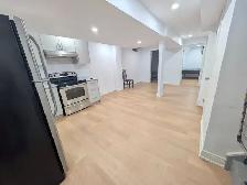 2 Bedrooms   Den   1 Bath (Excellent location) with parking - Photo 2