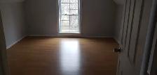 Bright 2-Bed Duplex Apartment with Sunroom  Utilities Included - Photo 3