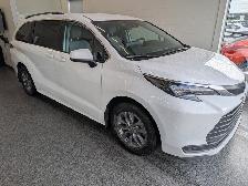 2024 Toyota Sienna LE 8 PASSAGERS