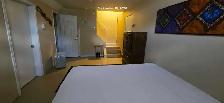 large room for rent with private bath - Photo 2