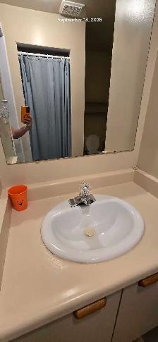 large room for rent with private bath - Photo 5