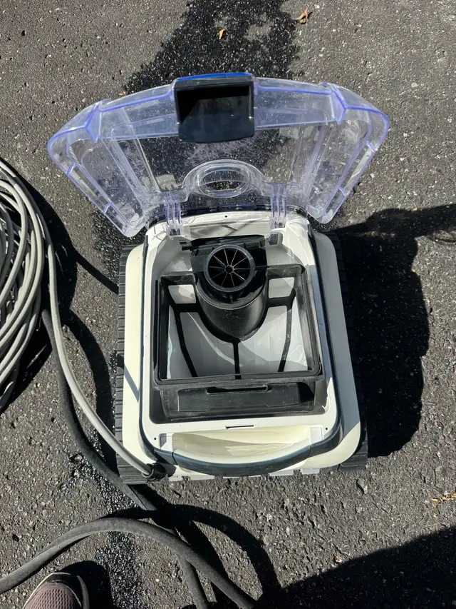 POLARIS PCX868IQ ROBOTIC POOL CLEner