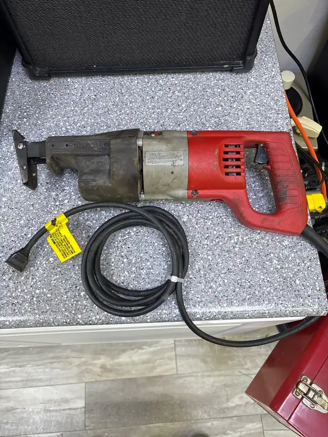 Milwaukee 6509 Sawzall With Case