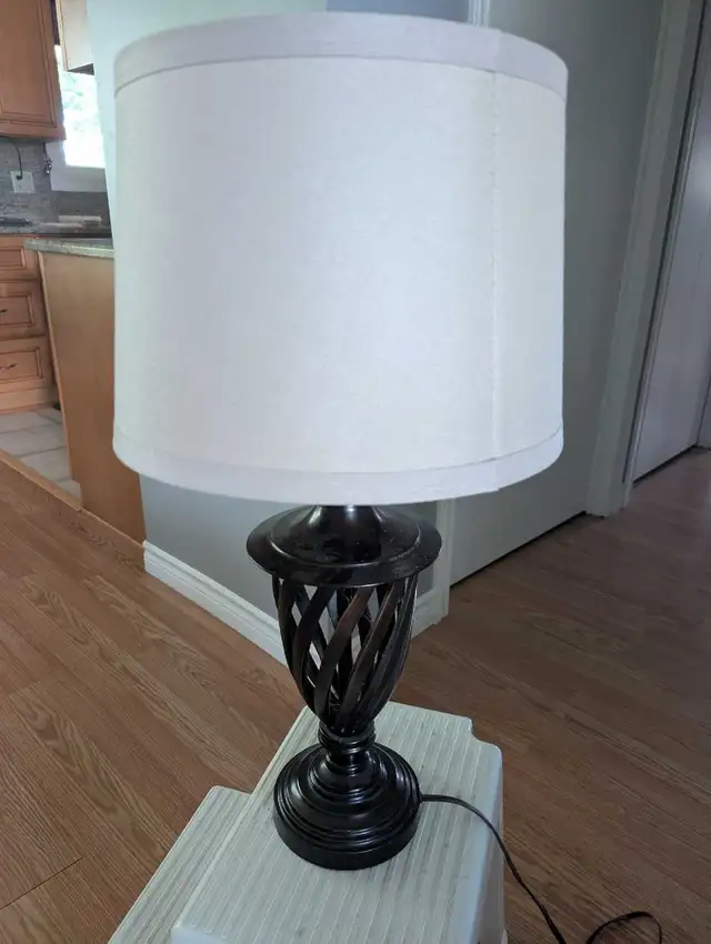 Twist Base Table Lamp