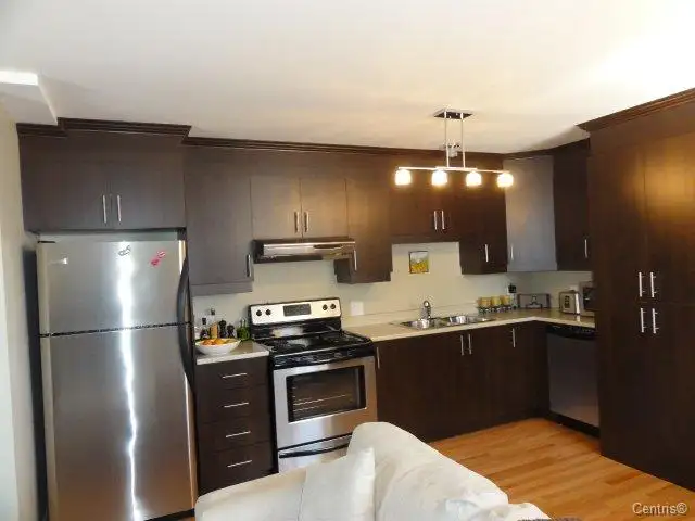 Luxueux condo à Laval, proche de tout