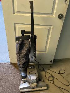 Kirby G4 vacuum cleaner