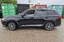 2017 Mitsubishi outlander - Photo 2