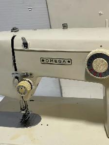Omega 450 Sewing Machine - Photo 4