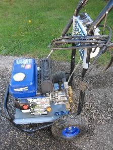 Simoniz  Gas  Pressure  Washer  For  Sale - Photo 3