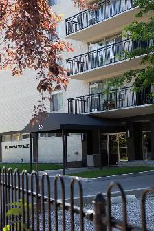 December  two  bed  in  Rockcliffe Park only $1799.00 - Photo 2