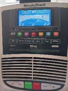 Nordic track 990 tread mill - Photo 4