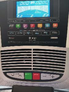 Nordic track 990 tread mill - Photo 5