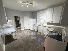 Newly Reno'd 3 Bed, 1 Bath Main Floor - 108 Banning St - $2000/m - Photo 3