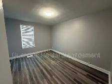Newly Reno'd 3 Bed, 1 Bath Main Floor - 108 Banning St - $2000/m - Photo 7