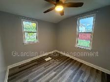Newly Reno'd 3 Bed, 1 Bath Main Floor - 108 Banning St - $2000/m - Photo 12