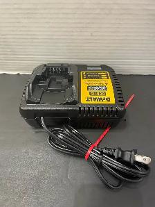 DEWALT 20V CHARGER DCB115 - Photo 2