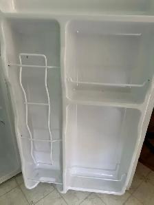 Mini Fridge - Photo 4