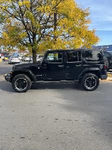 2012 Jeep Wrangler Unlimited ALTITUDE  /  6 SPEED  /  LEATHER - Photo 2