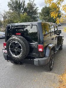 2012 Jeep Wrangler Unlimited ALTITUDE  /  6 SPEED  /  LEATHER - Photo 4