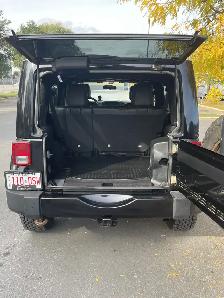 2012 Jeep Wrangler Unlimited ALTITUDE  /  6 SPEED  /  LEATHER - Photo 8